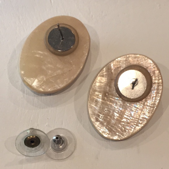 Vintage Mini Abalone Shell Earrings - Picture 5 of 6